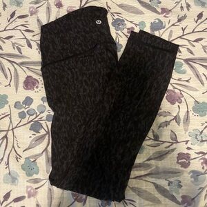 Lululemon Cropped Wunder Under Leggings